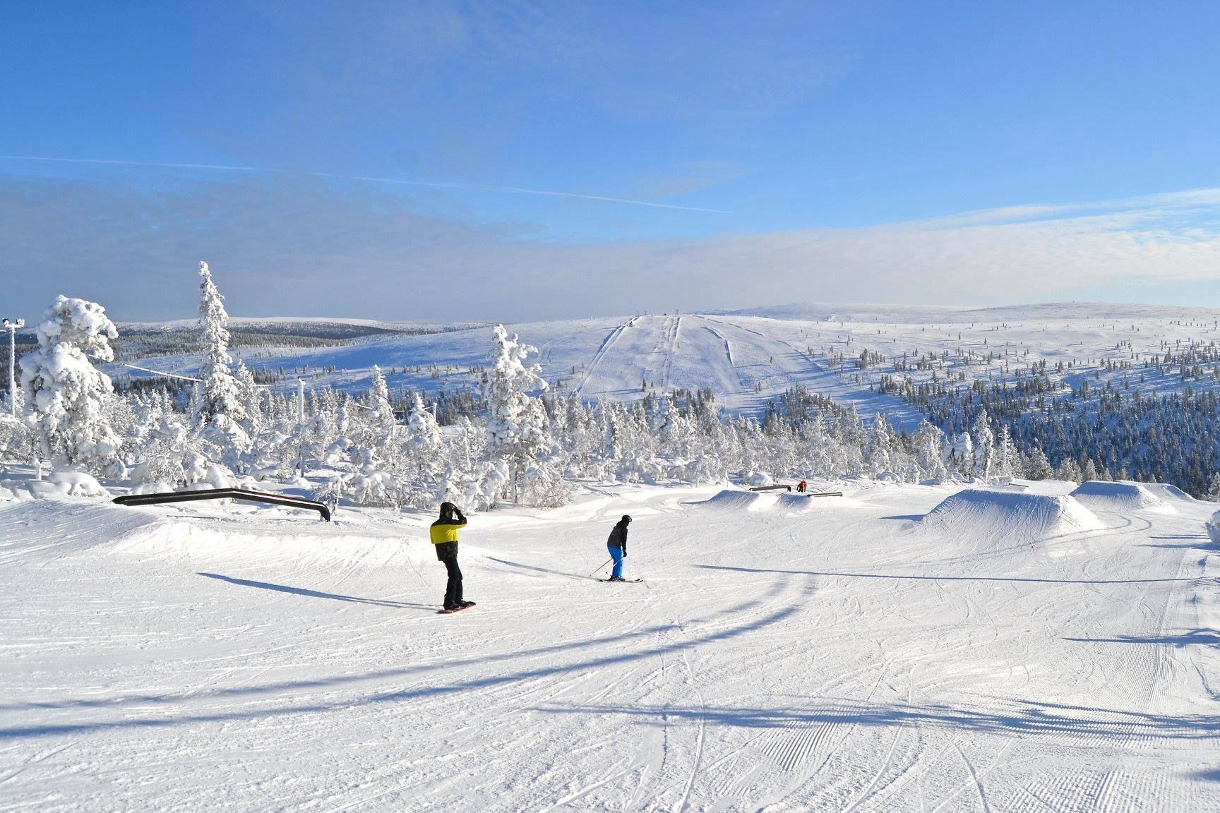 saariselk-ski-resort-skigebied-met-7-km-piste-in-finland