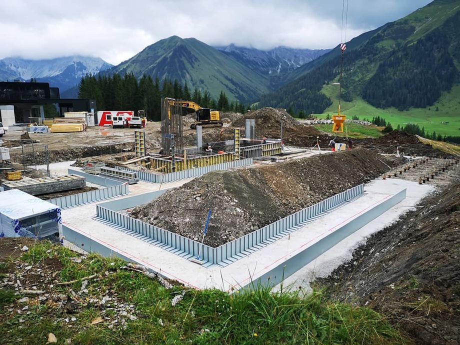 Funderingswerkzaamheden voor de nieuwe Thanellerkarbahn stoeltjeslift (FB Bergbahnen Berwang