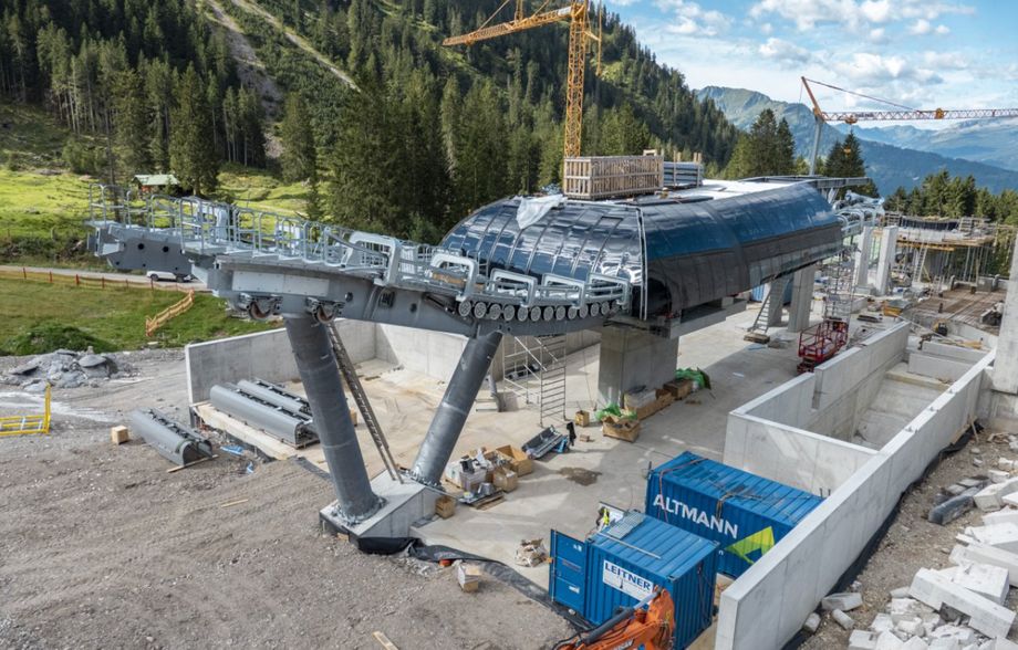 Het middelstation Seealpe van de nieuwe 2S-gondel (ok-bergbahnen.com)