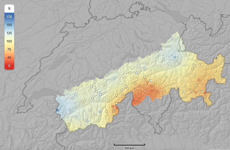 Gemiddelde hoeveelheden sneeuw op dit moment in Zwitserland, in het zuiden ligt minder (bron: whiterisk.ch)