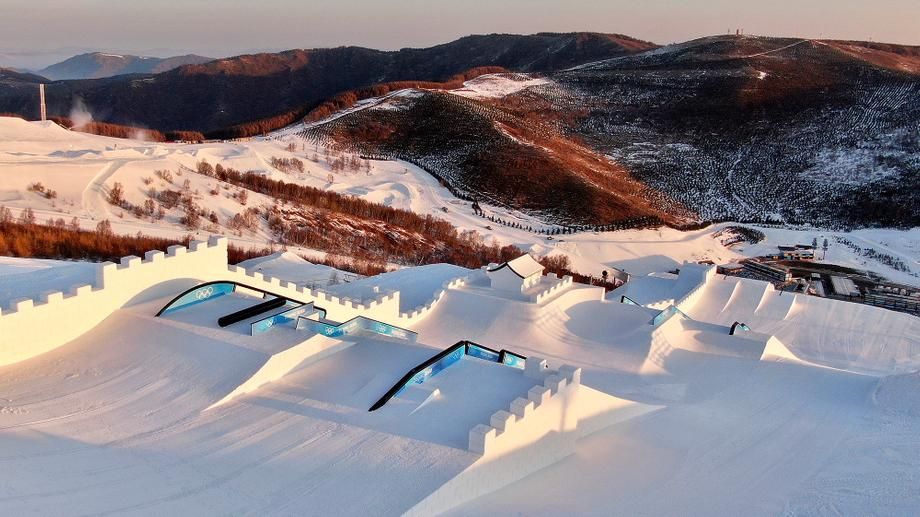 Opzienbarend: Chinese Muur beschermt olympisch snowboardparcours