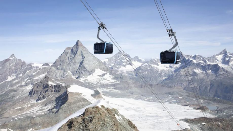 Een ritje met de Matterhorn Glacier Ride 1 voelt bijna als vliegen (Foto: Zermatt Bergbahnen)
