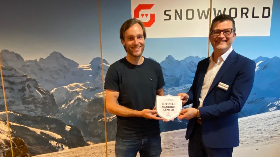 Maarten Meiners en SnowWorld directeur Wim Hubrechtsen