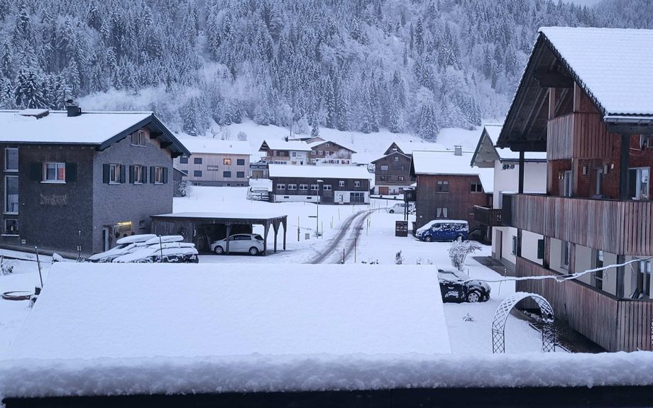 Verse sneeuw in Schoppernau, bij het skigebied Diedamskopf (A). Foto: Jeffrey Houwertjes