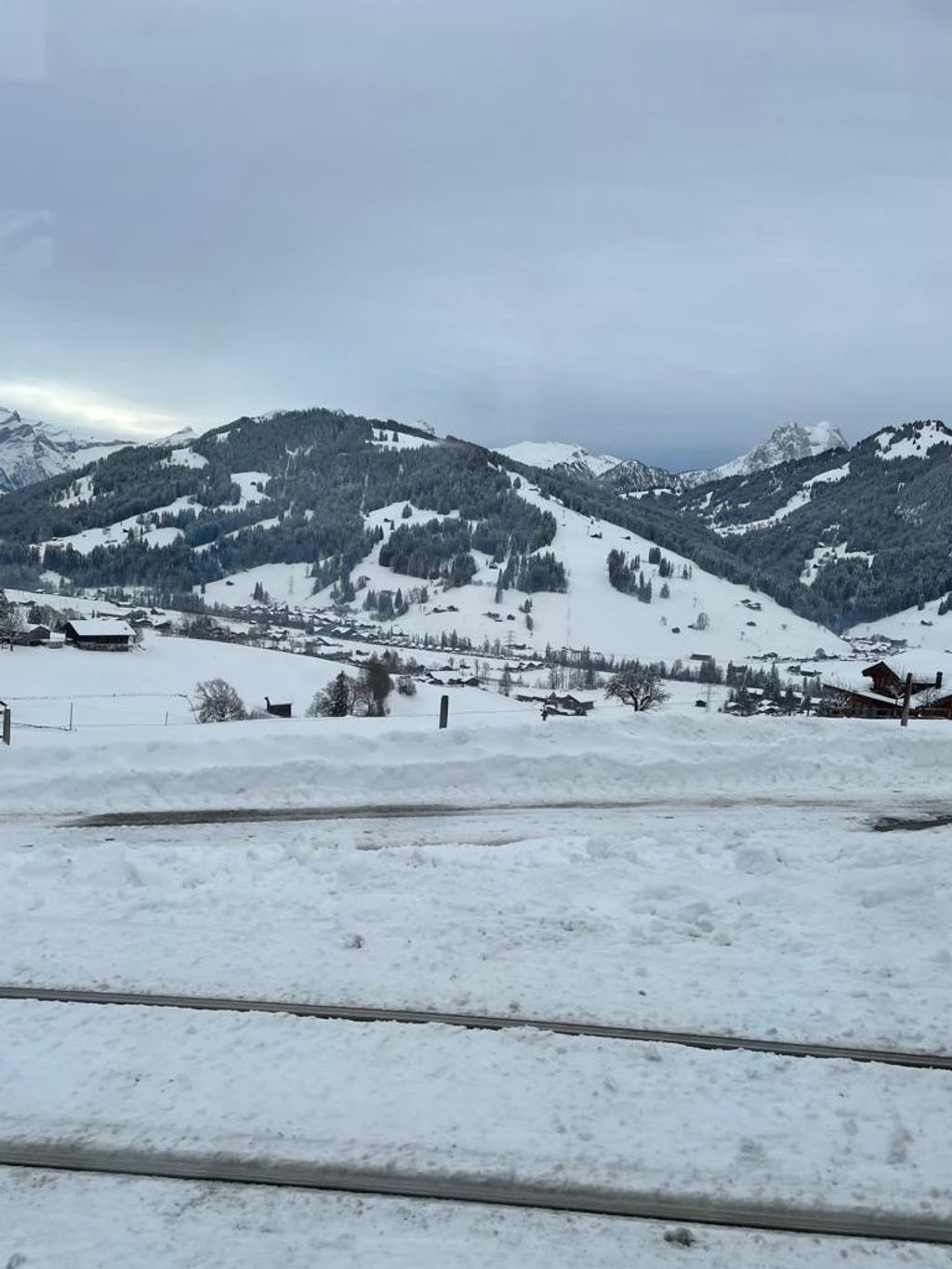 Zwitserland verscherpt coronamaatregelen, skigebieden nog ...