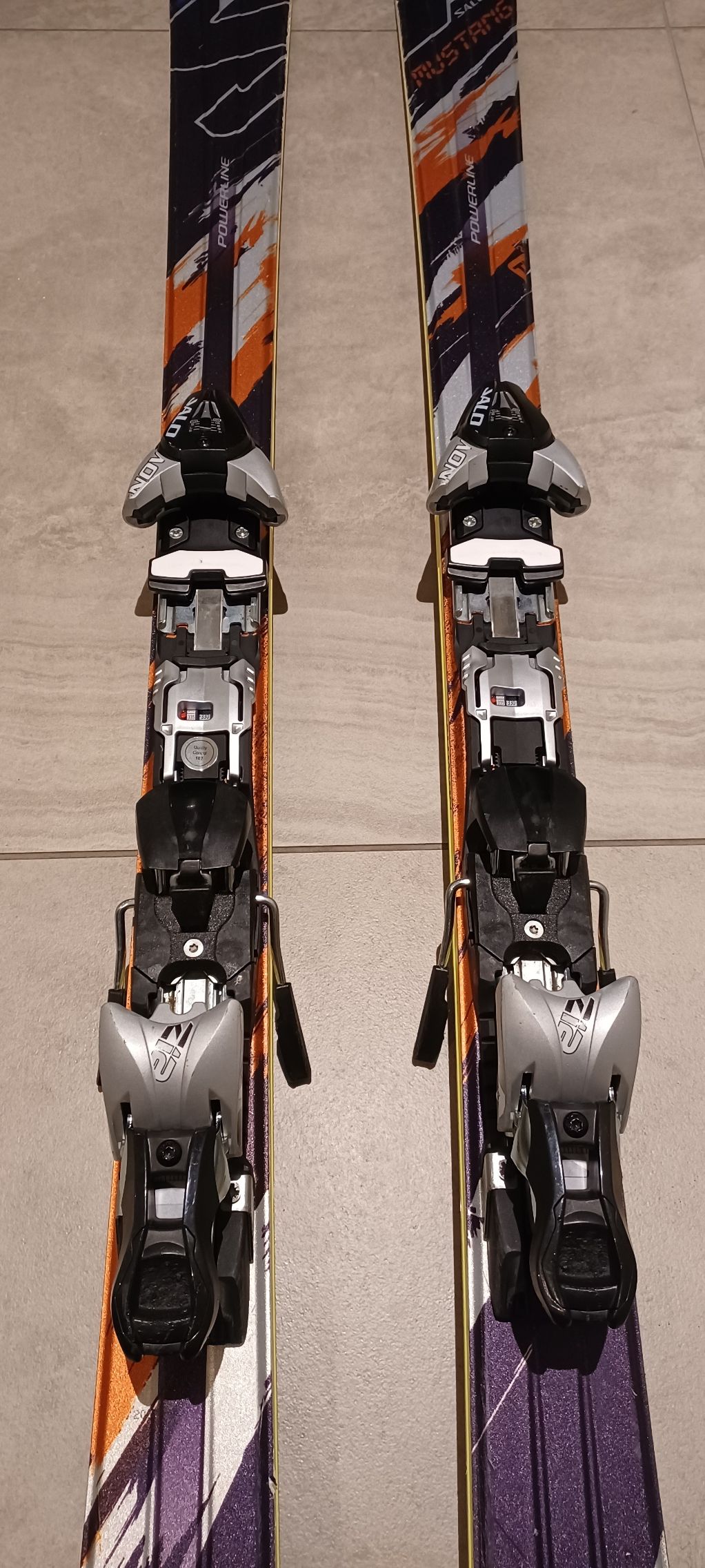 Salomon mustang sale