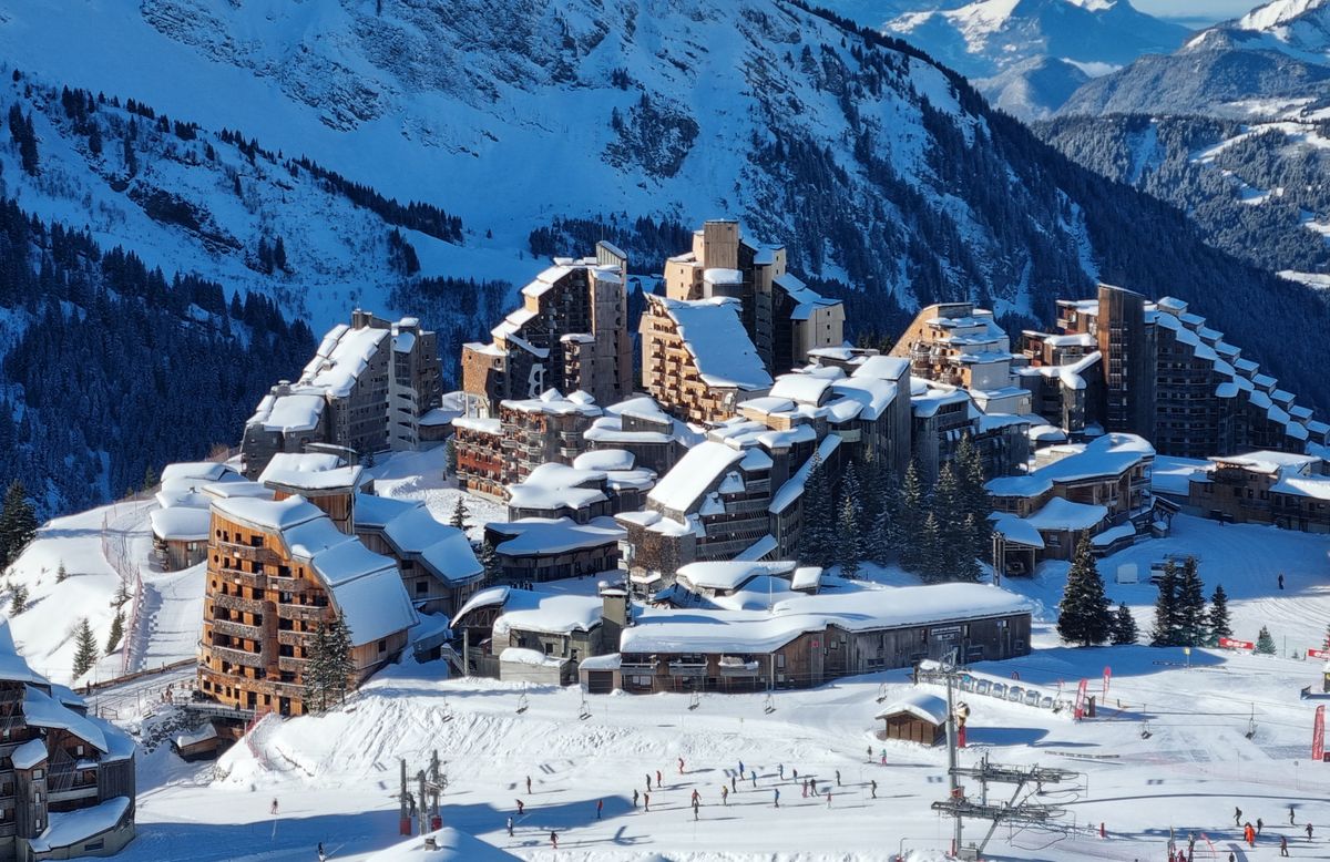 Brand in oudste hotel van Avoriaz, 53 gasten geëvacueerd - Wintersport ...