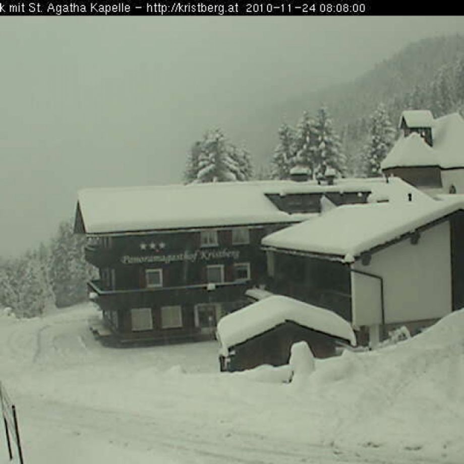 Prachtig uitzichtpunt bij mooi weer maar nu dikbesneeuwd: Kristberg in het Montafon