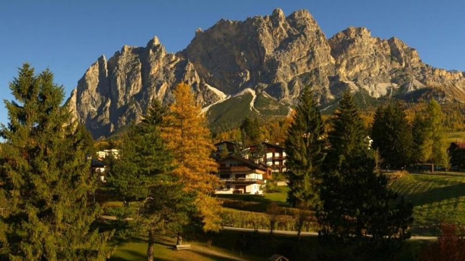 Helemaal niks doet nu denken aan wat er gaat komen in de Zuidalpen (Cortina d'Ampezzo, I)
