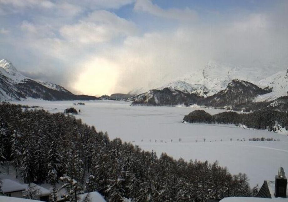 Sankt Moritz (CH) ligt nu en de komende dagen op de grens van sneeuw en zon