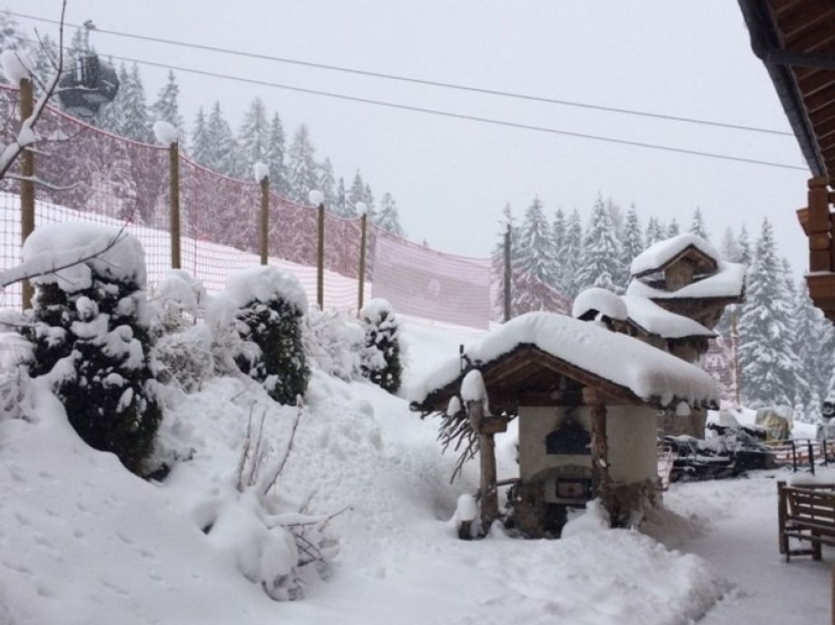 Dit pak sneeuw ligt er nu ook in het Salzburgerland (Flachau), via Sneeuwhoogte+