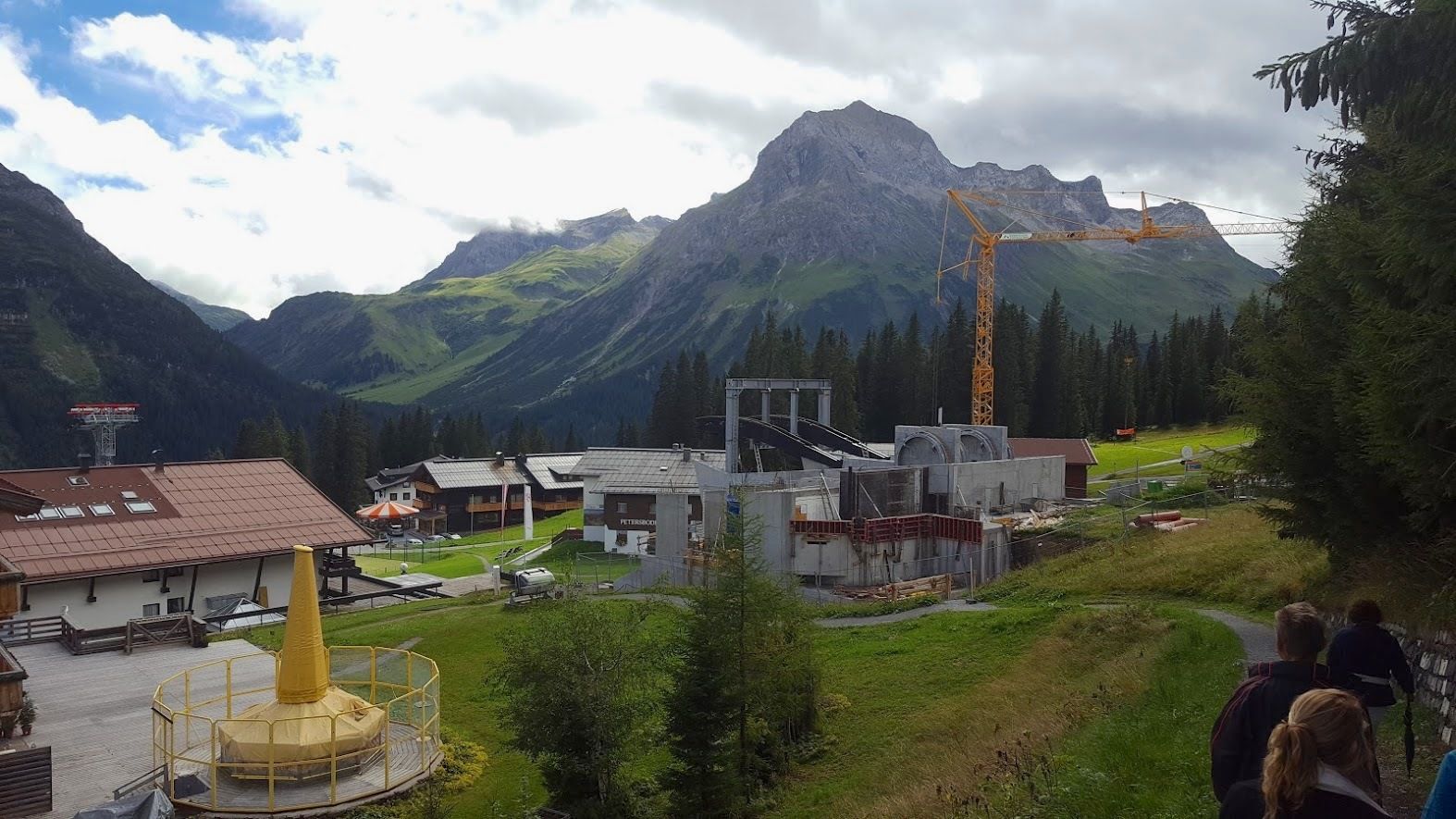 Het bergstation van de nieuwe pendelbaan in Oberlech afgelopen september