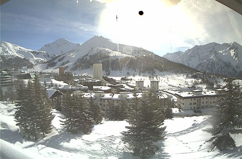 Na wat sneeuw is de zon in Sestrière (Piemonte, I) terug