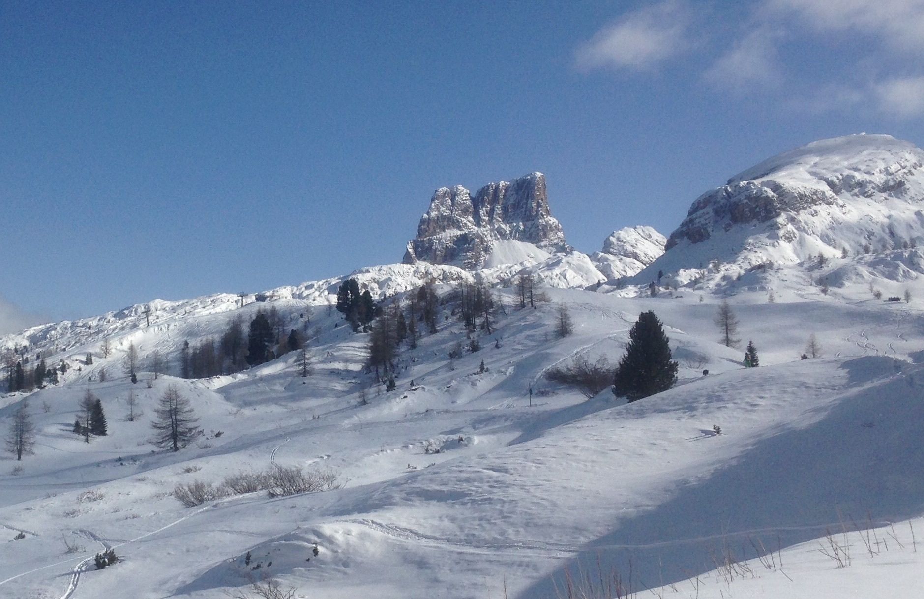 De Falzarego-pas bij het skigebiedje Cinque Torri (Dolomieten)