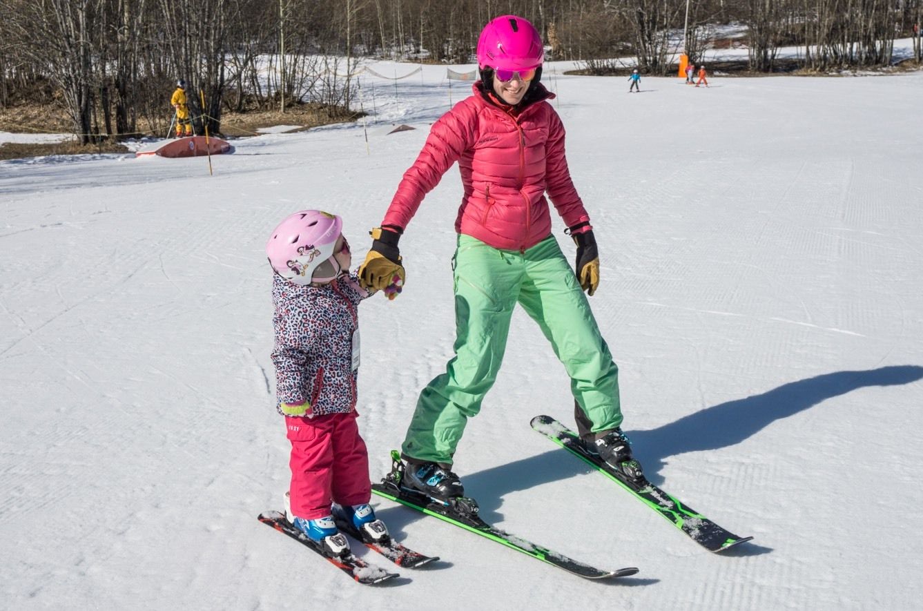 lekken Nieuwjaar persoonlijkheid 5 tips voor skiën met (erg) jonge kinderen - Wintersport weblog