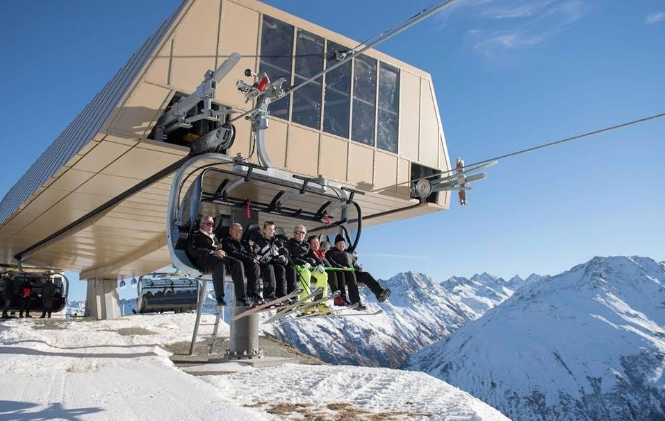 De nieuwe Oberalp - Calmut stoeltjeslift in Andermatt (bron: FB Skiarena Andermatt-Sedrun)