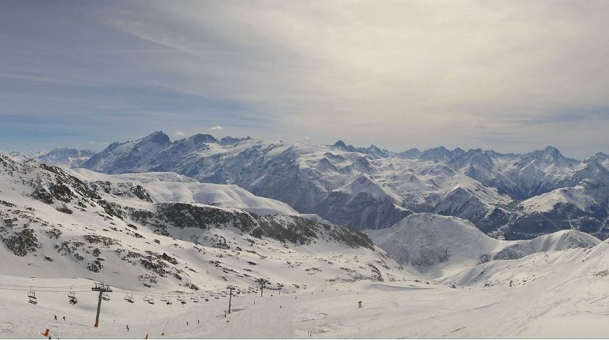 In Alpe d'Huez (F) was het gisteren al heerlijk skiweer