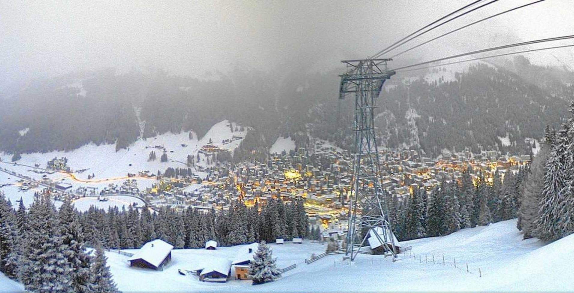 Lichte sneeuwval in Davos, Zwitserland