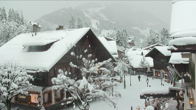 Gstaad (1050m) ziet er nog winters uit, maar niet voor lang