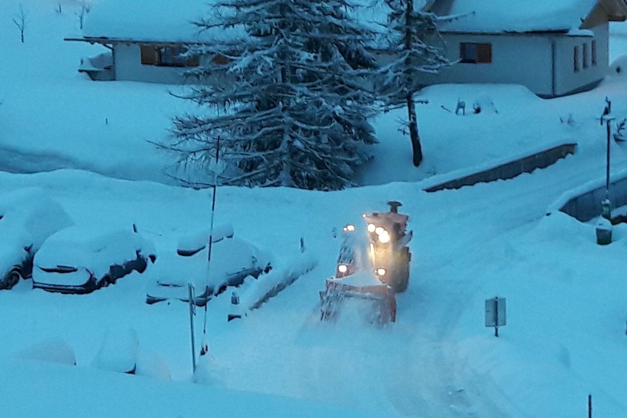 Sneeuwruimen in Gargellen (bron: Alpenhaus Montafon @_Gargellen)