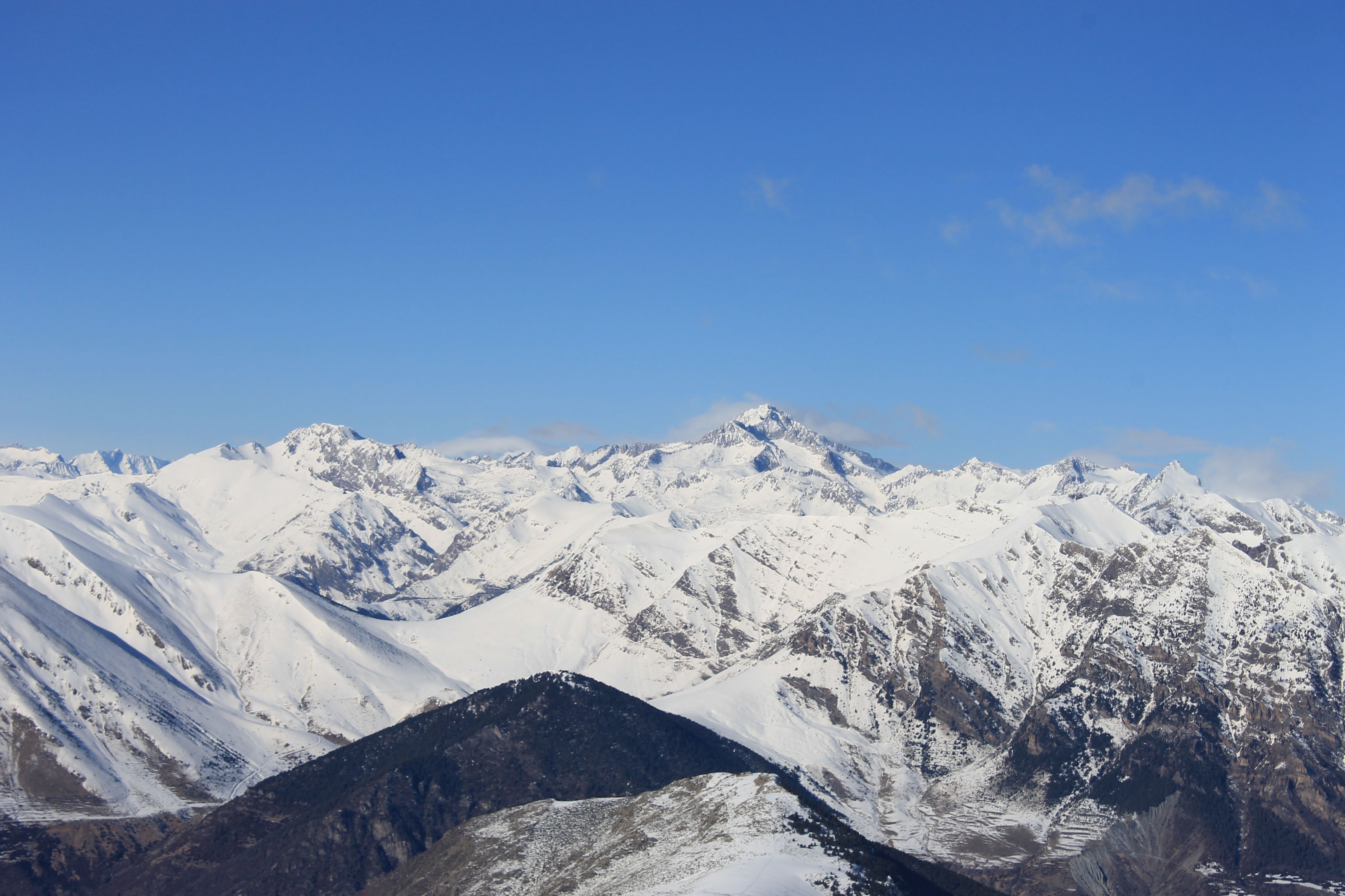 Uitzicht op de Aneto, die met 3404 meter de hoogste berg van de Pyreneeën is