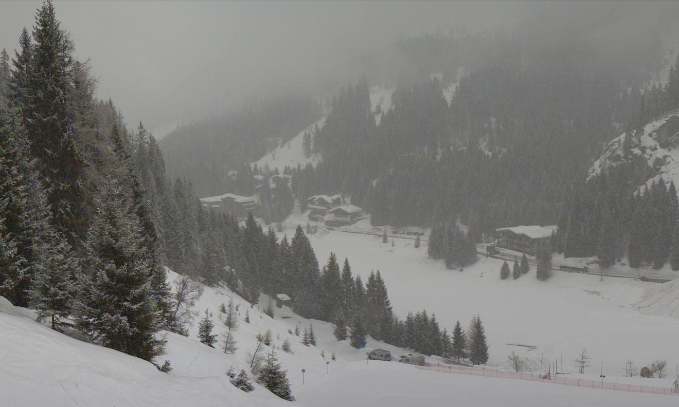 Vandaag is het grijs met in Zauchensee (1340m) wat sneeuw