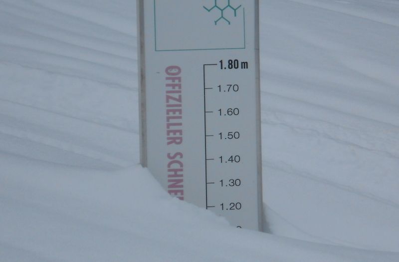 Sneeuwhoogte Hochfügen: 110-140cm, meetpunt dalstation 8er Jet