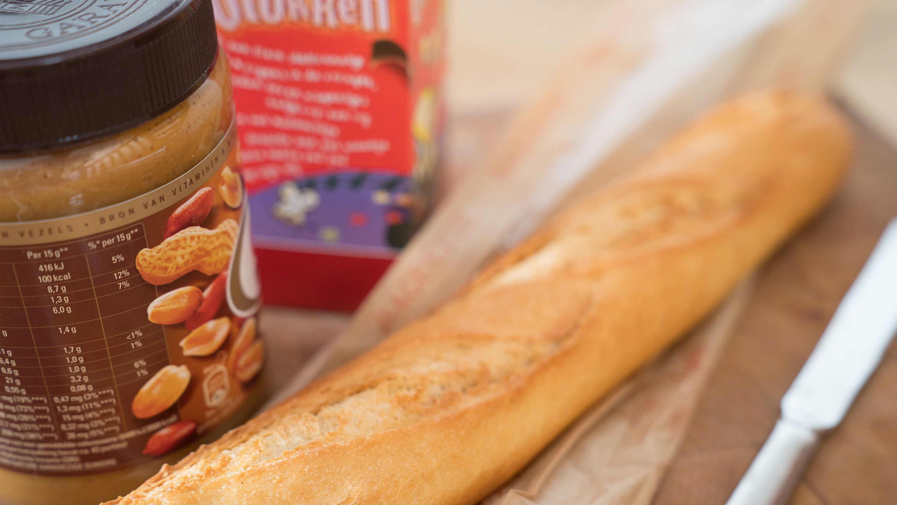 Frans stokbrood prima, maar dan wel met pindakaas of vlokken!