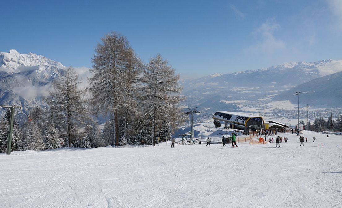 In het skigebied heb je een weids uitzicht over het Inntal