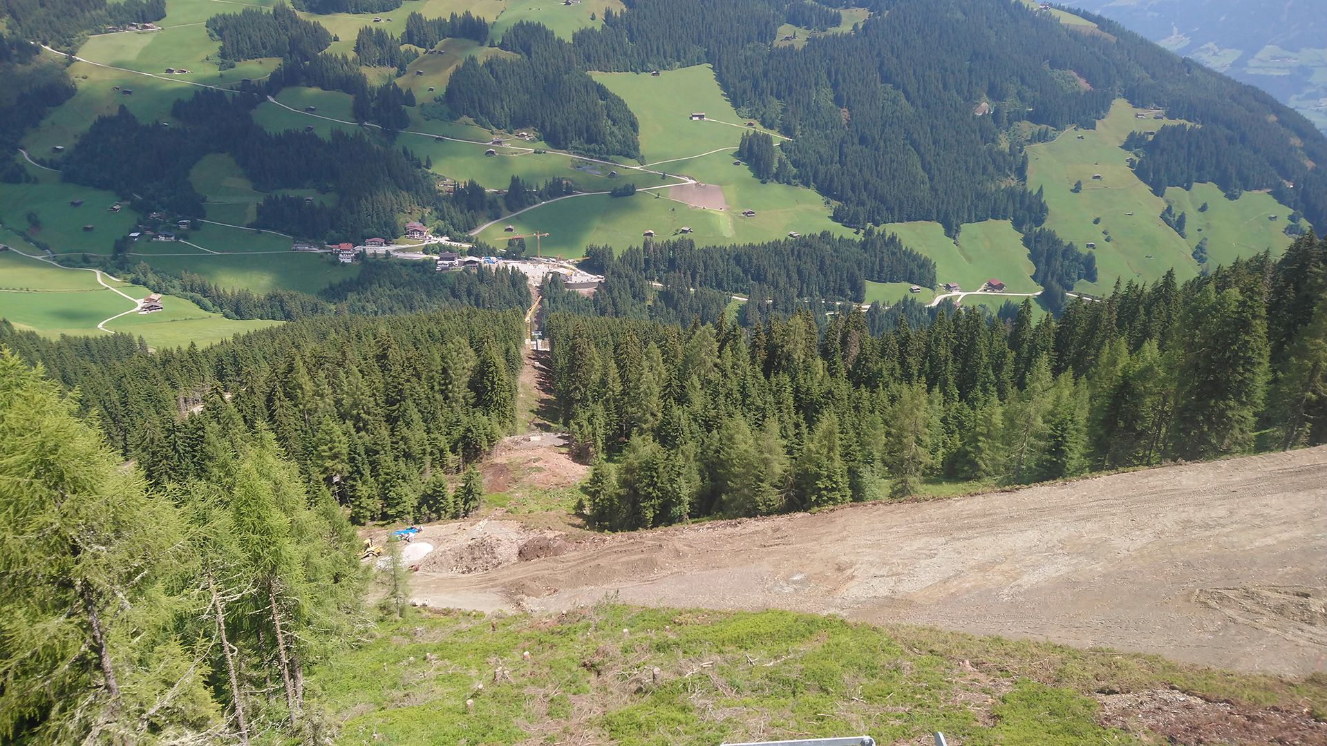 Het bovenste gedeelte van de nieuwe piste nr. 16 (mayrhofner-bergbahnen.com)