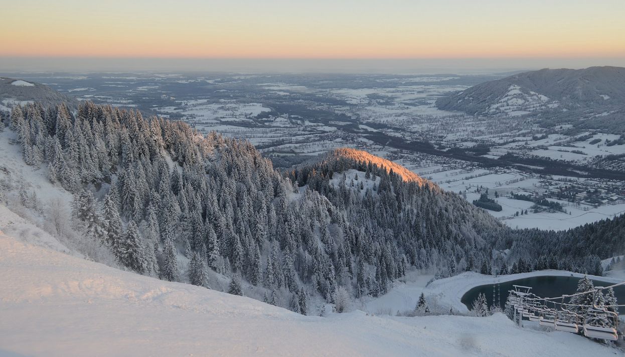 Het skigebied Brauneck bij Lenggries (Beierse Alpen)