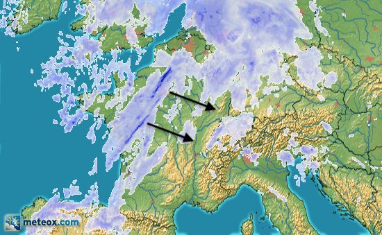 Radarbeeld van 8.30 uur met een actieve neerslaglijn (koufront) boven Frankrijk