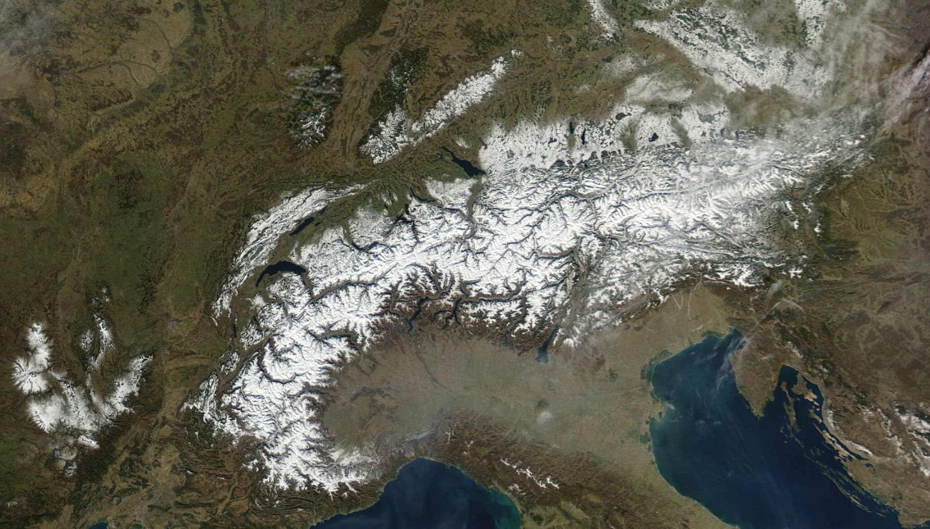Satellietfoto van gisteren (bron: NASA)