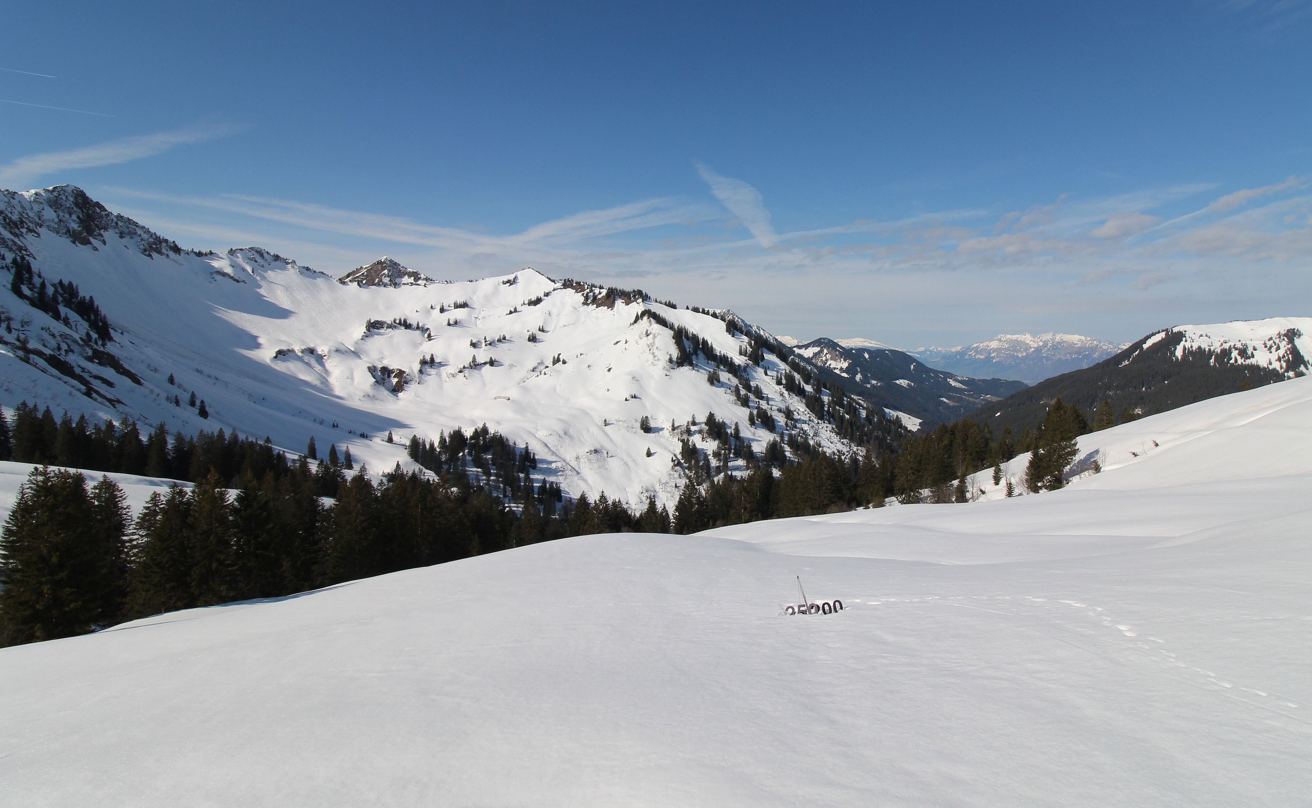 Furkajoch, Vorarlberg: nog ruim 2 meter sneeuw op 1630 meter