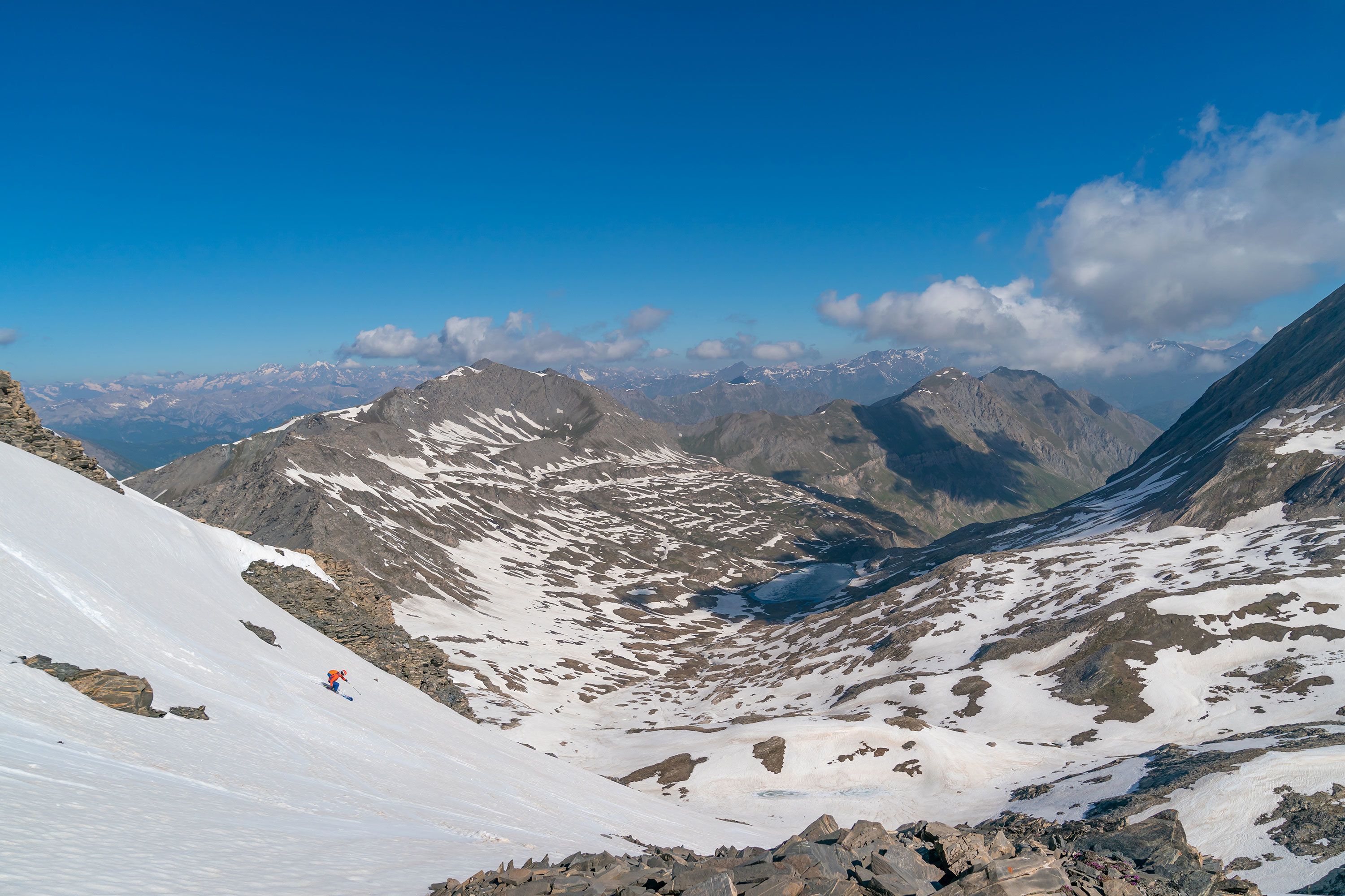Lekker skiën vanaf de Pic d'Asti, met de Ecrins als achtergrond