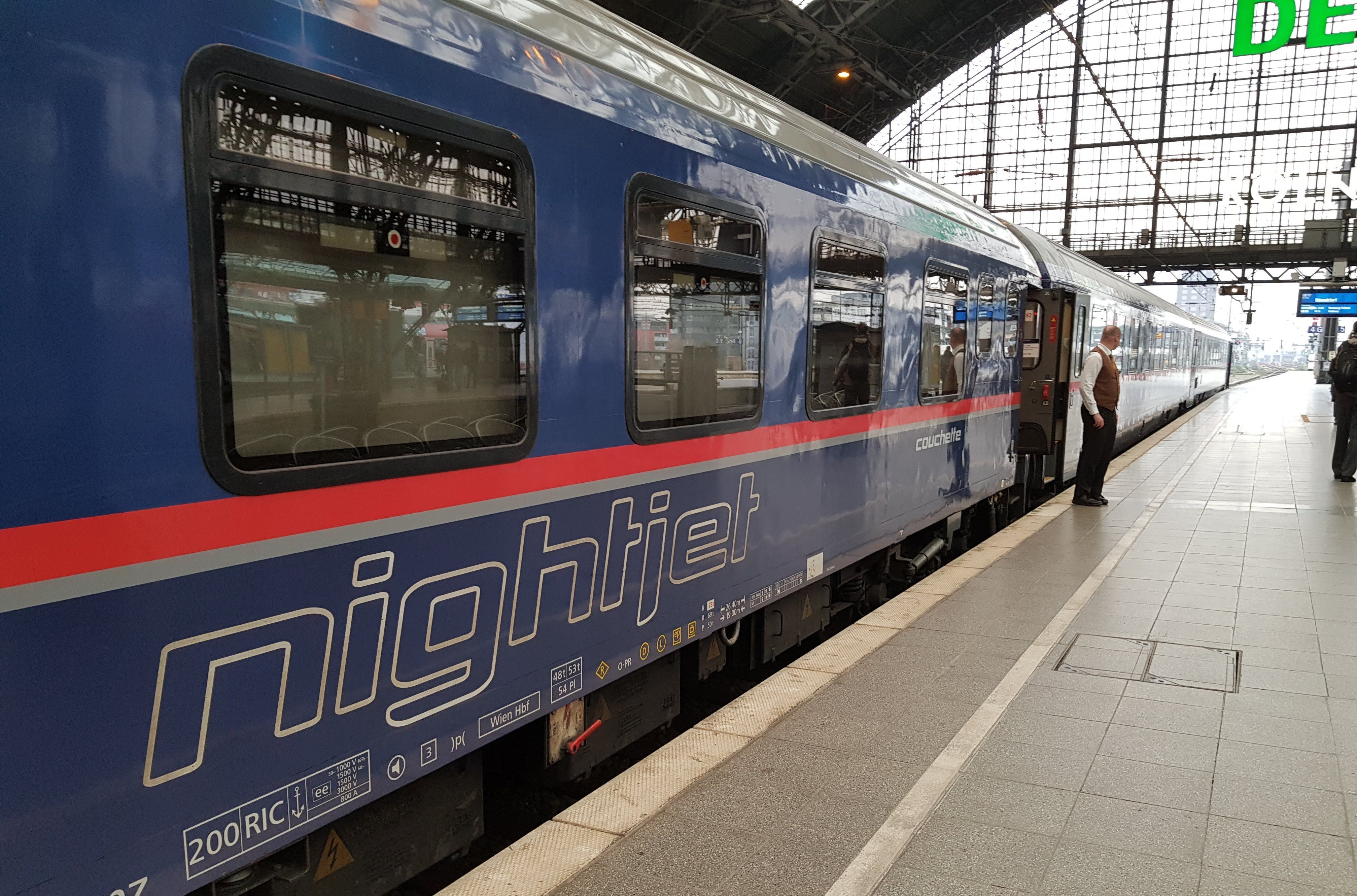 De Nightjet op het station van Keulen