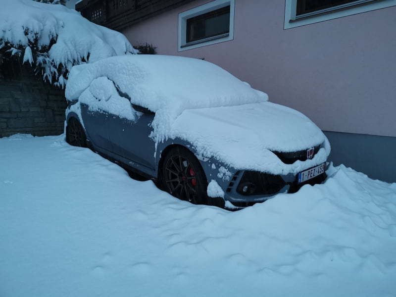 In het weerfoto-topic liet FORZAM de verse laag sneeuw in Sölden zien