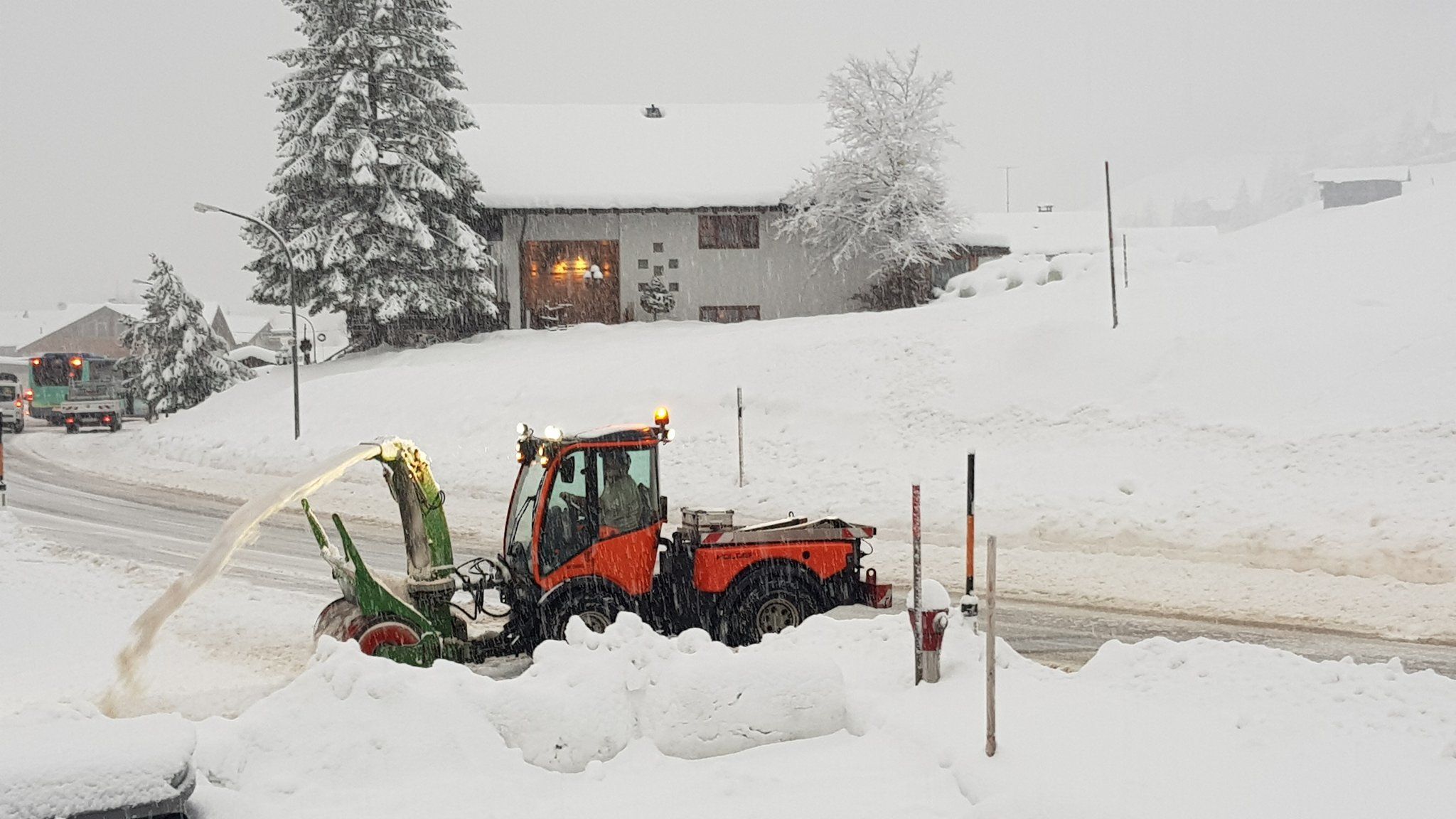 Flinke sneeuwval vanochtend in het Kleinwalsertal (O), foto: Hans ter Braak