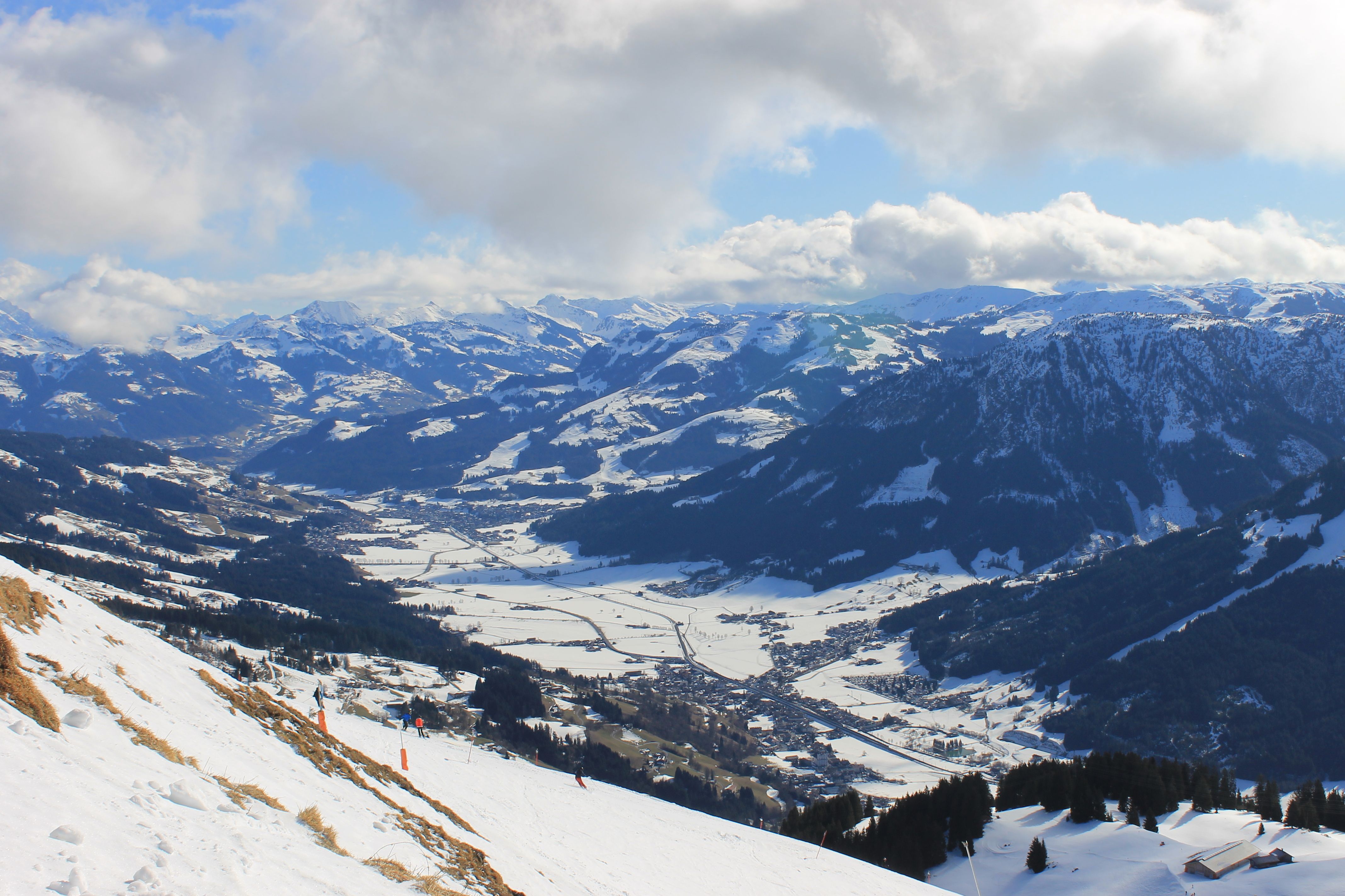 Uitzicht vanaf de Hohe Salve op Brixen en daarachter Kirchberg